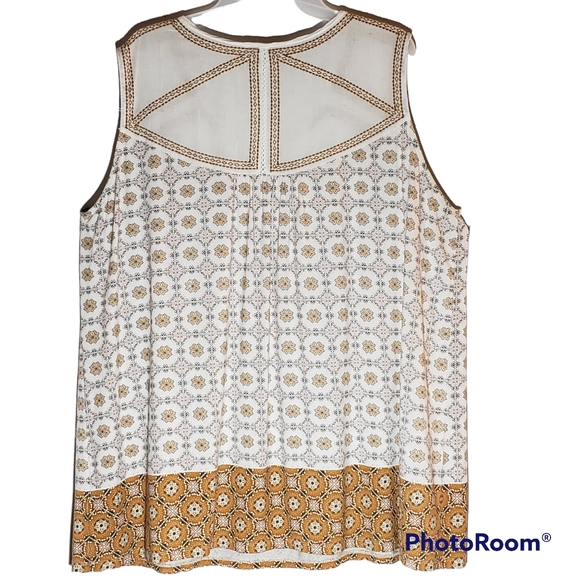 Eliana Rose plus size 2X embellished embroidery neckline floral print top. 788 - Picture 4 of 4